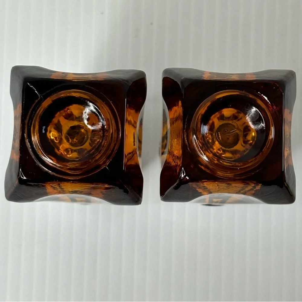 Vintage Amber Glass Salt and Pepper Shaker Set Silver Tone Screw on Plastic Caps